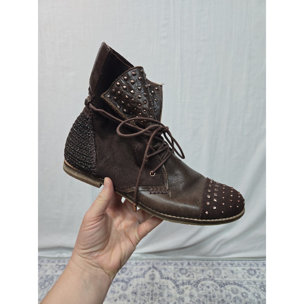 Sak Brown Leather Boots Native Print Women's Size 8 Studs Wrap Around Lace Up